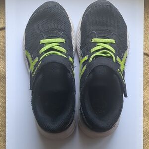 Kids Black and Green Athletic Shoes